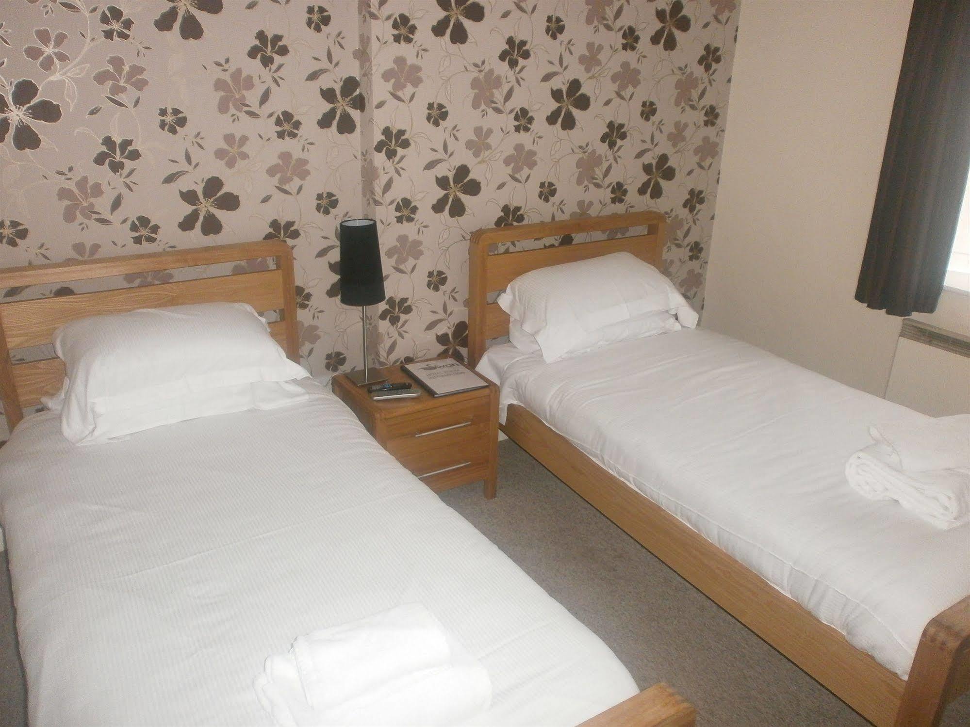 The Swan Hotel อัลมอนด์สเบอรี ภายนอก รูปภาพ