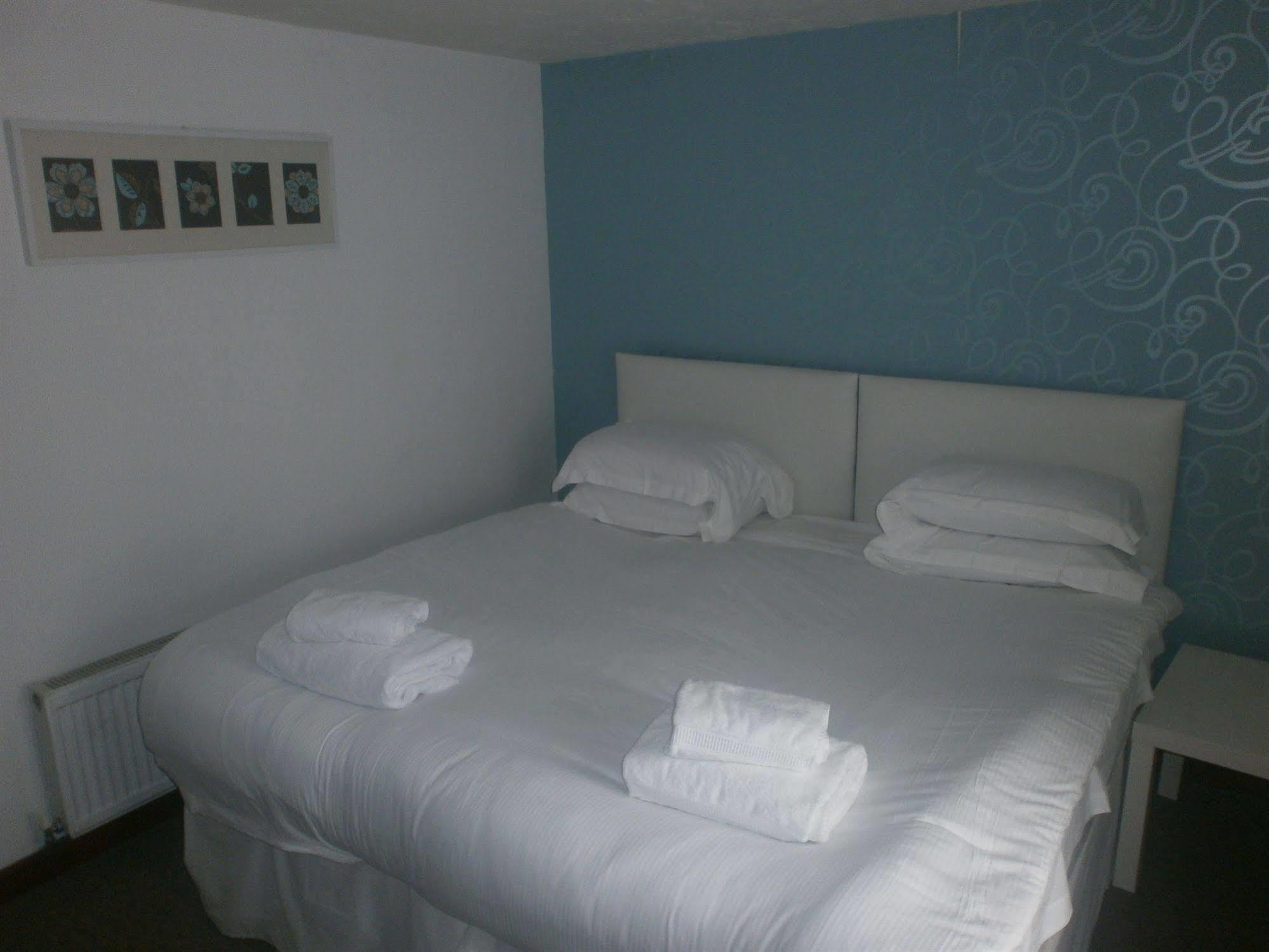 The Swan Hotel อัลมอนด์สเบอรี ภายนอก รูปภาพ
