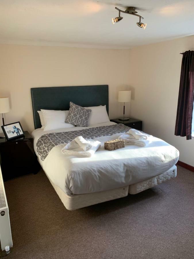 The Swan Hotel อัลมอนด์สเบอรี ภายนอก รูปภาพ